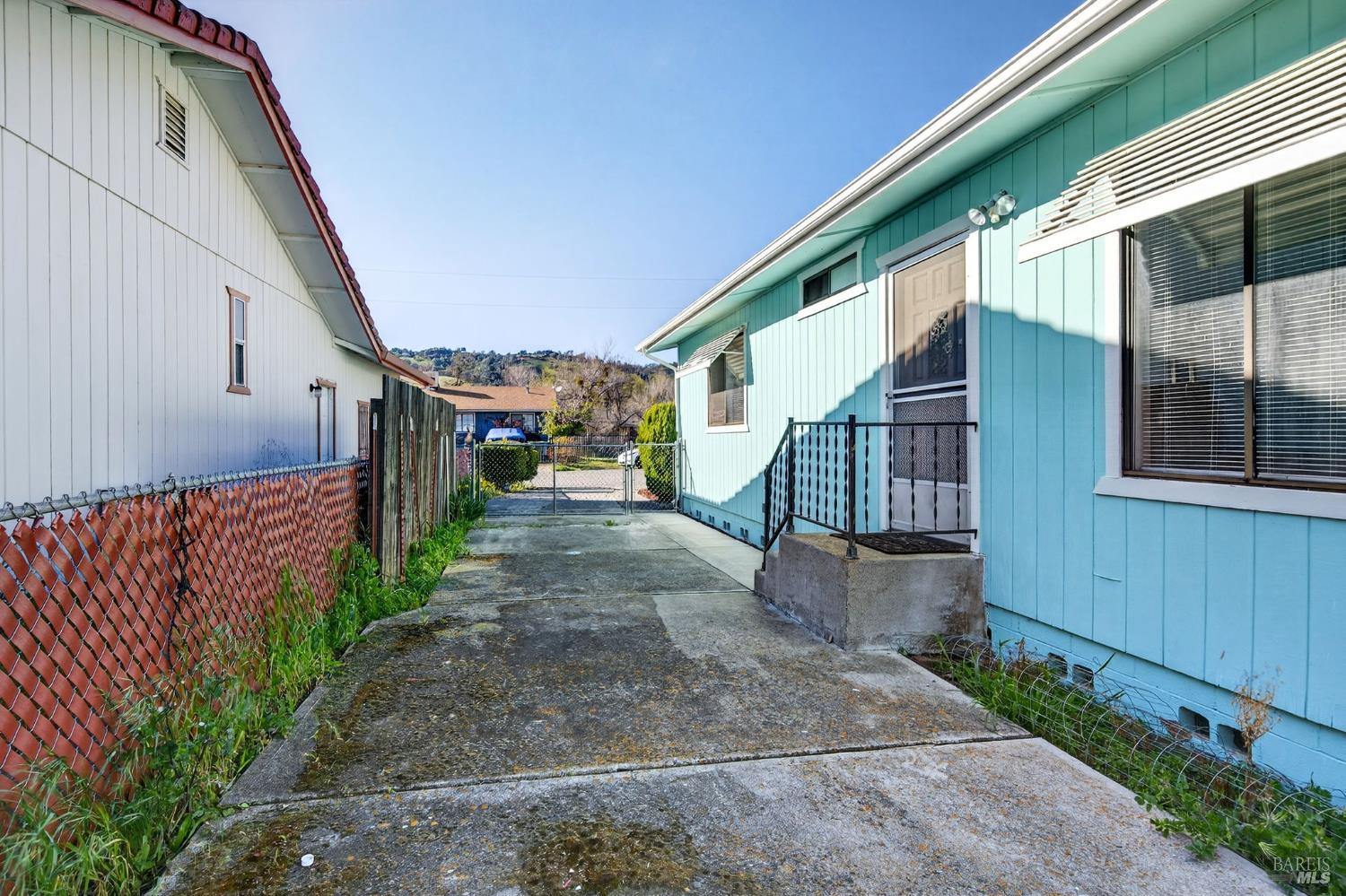 Detail Gallery Image 38 of 46 For 584 Bass Ln, Clearlake Oaks,  CA 95423 - 2 Beds | 2 Baths