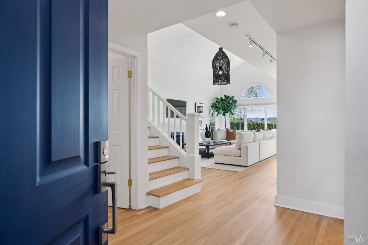 Detail Gallery Image 5 of 47 For 11 Gretchen Pl, Greenbrae,  CA 94904 - 4 Beds | 2/1 Baths