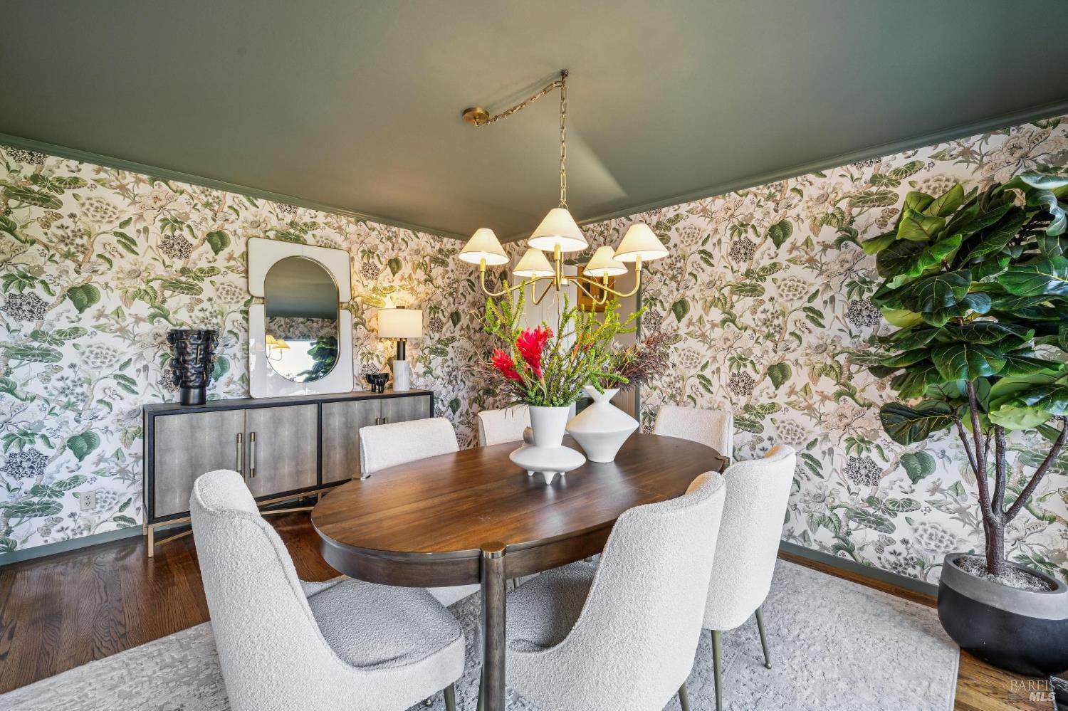 Detail Gallery Image 14 of 61 For 16 Malvino Ct, Tiburon,  CA 94920 - 4 Beds | 2/1 Baths