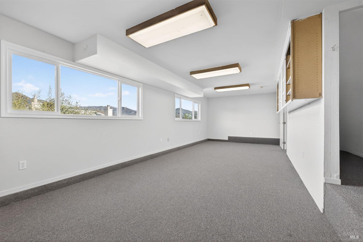 Detail Gallery Image 44 of 61 For 405 Crestridge Pl, Santa Rosa,  CA 95409 - 3 Beds | 2/1 Baths