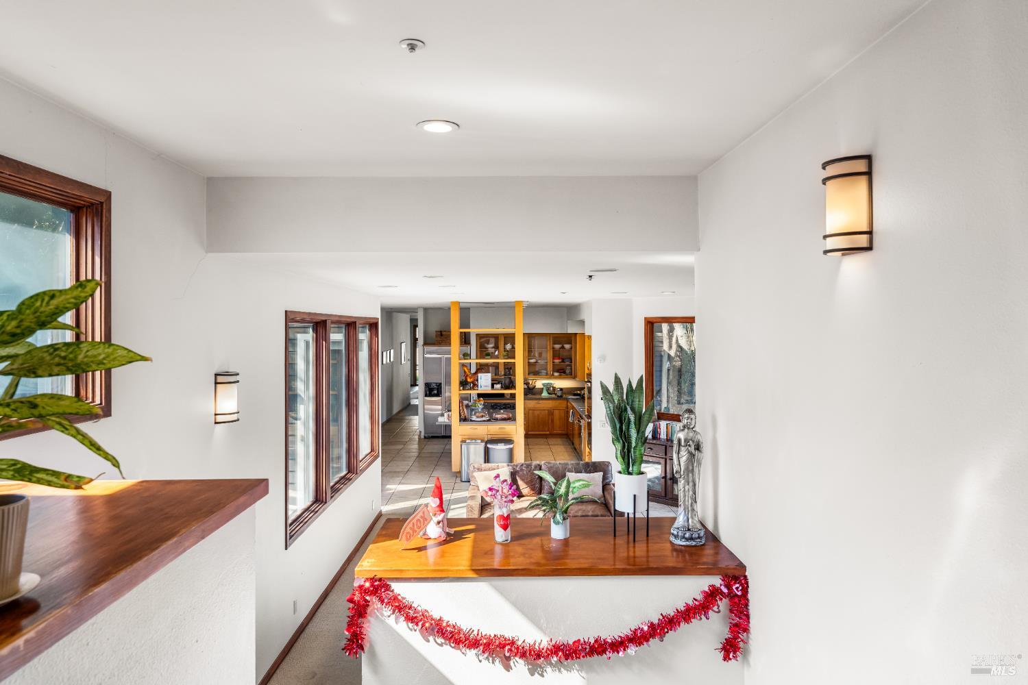 Detail Gallery Image 10 of 45 For 8 Circle Rd, San Rafael,  CA 94903 - 10 Beds | 6/1 Baths