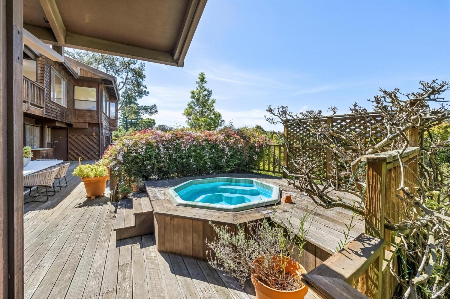 Detail Gallery Image 50 of 61 For 16 Malvino Ct, Tiburon,  CA 94920 - 4 Beds | 2/1 Baths