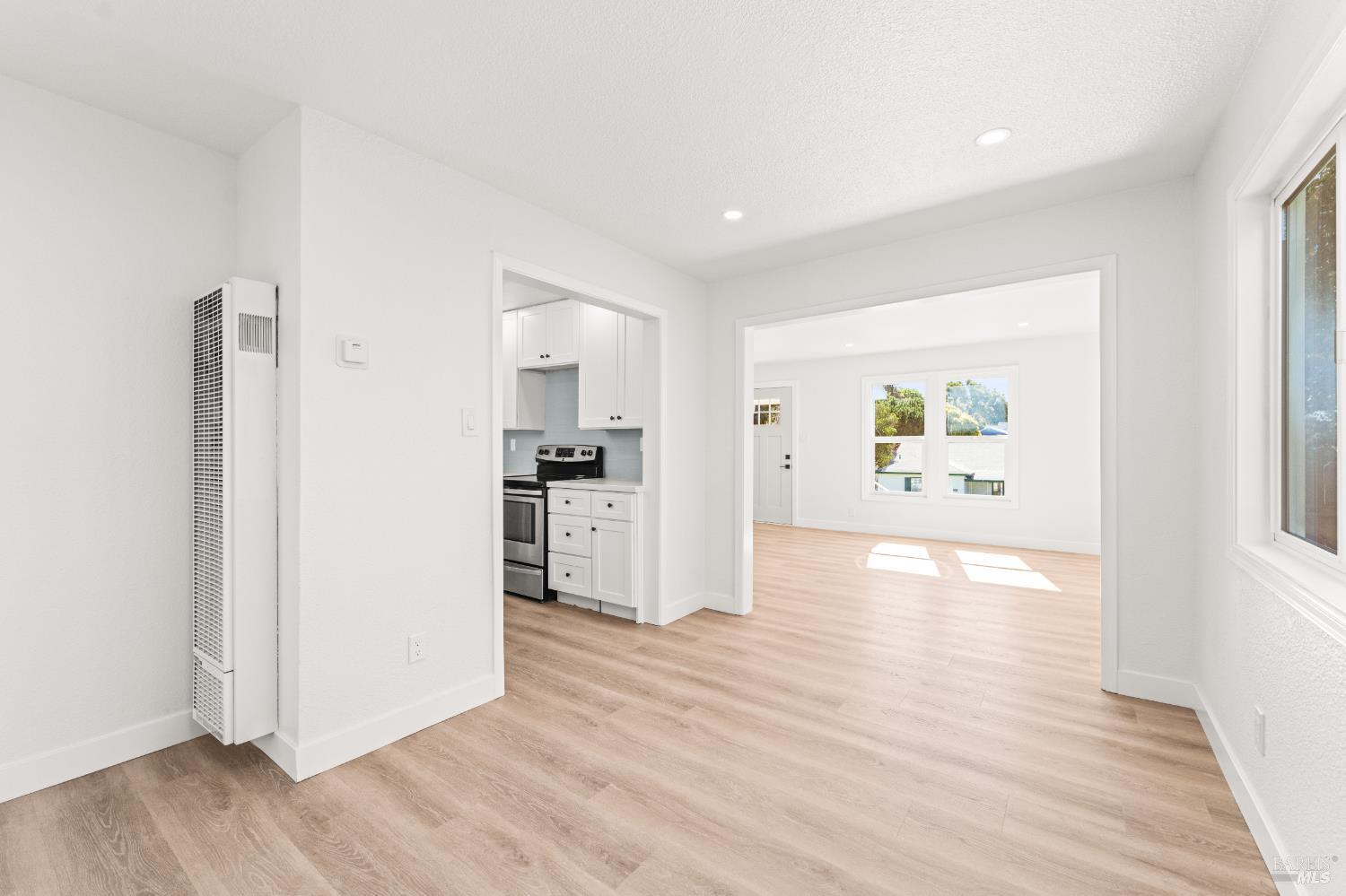 Detail Gallery Image 11 of 42 For 208 Del Mar Ave, Vallejo,  CA 94589 - 3 Beds | 2 Baths