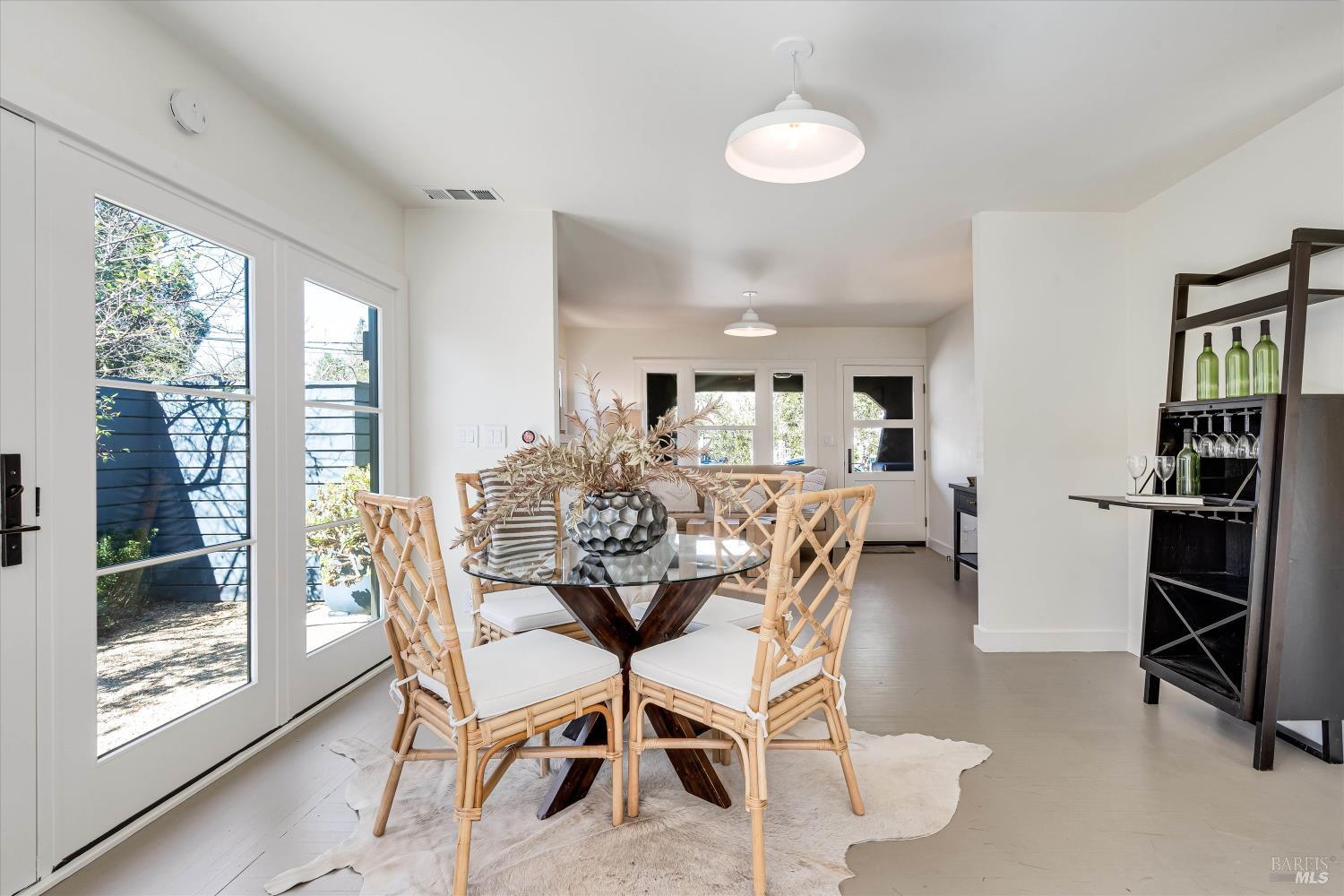 Detail Gallery Image 5 of 18 For 945 Brown St, Saint Helena,  CA 94574 - 3 Beds | 2 Baths