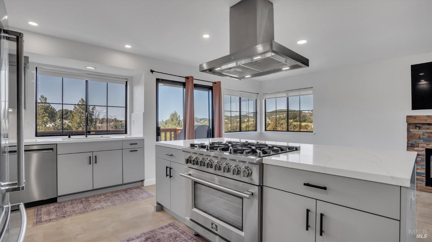 Detail Gallery Image 25 of 57 For 641 Lois Ln, El Sobrante,  CA 94803 - 4 Beds | 2/1 Baths