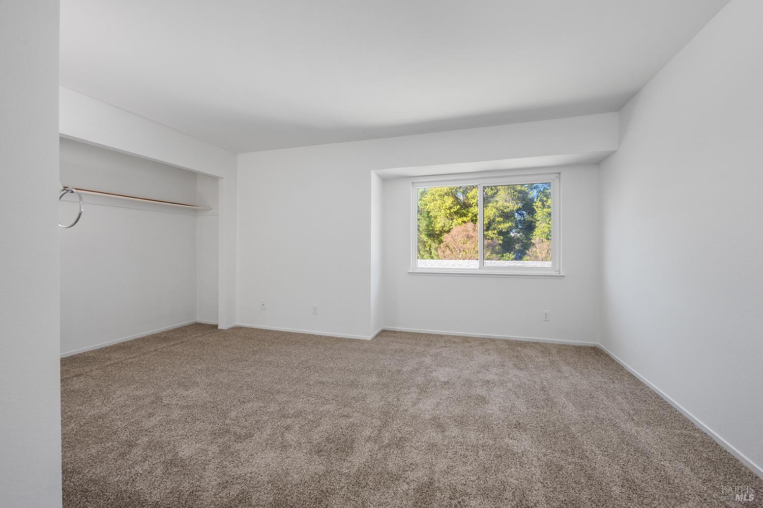 Detail Gallery Image 11 of 23 For 31 Front St #E,  Healdsburg,  CA 95448 - 3 Beds | 1/1 Baths