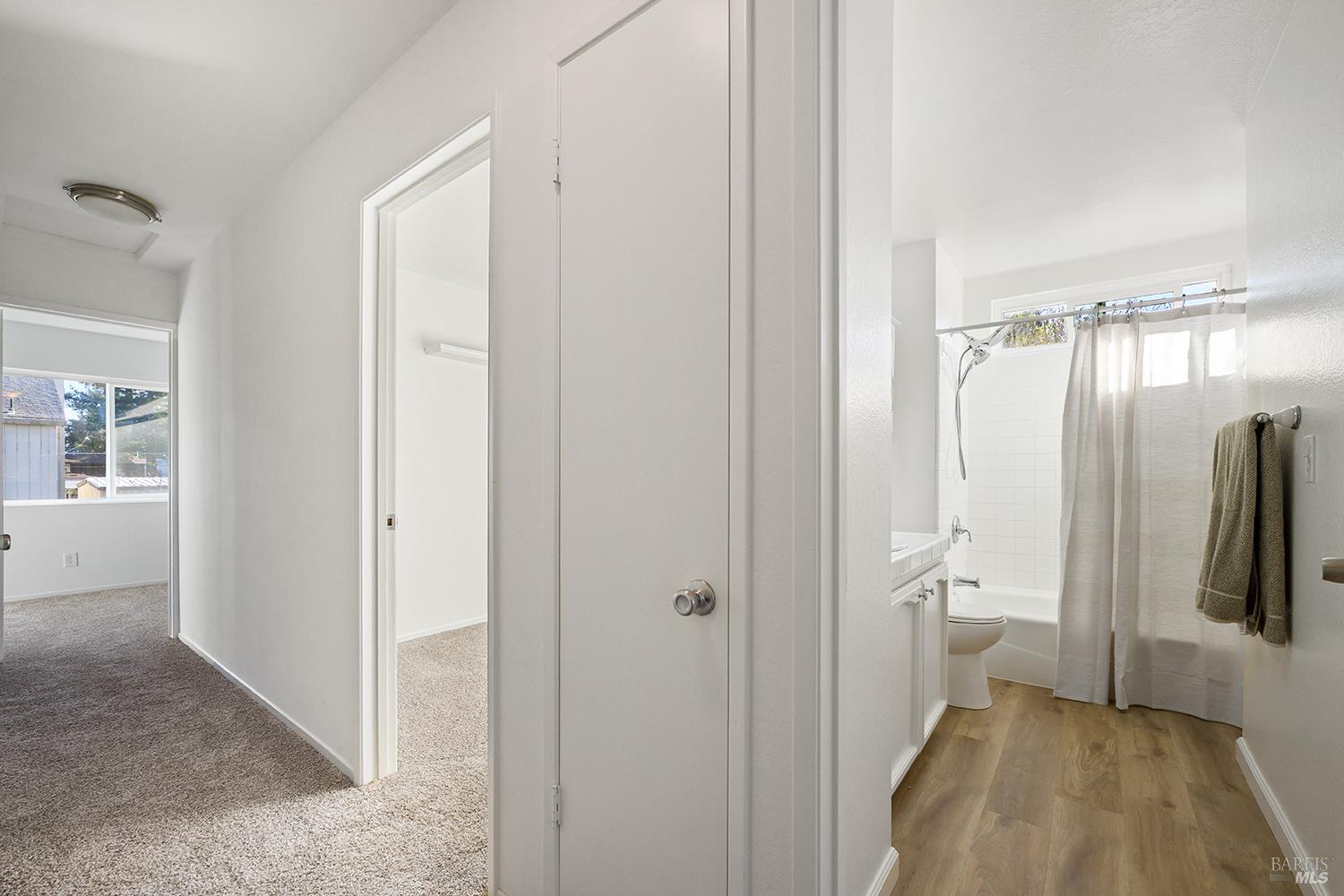 Detail Gallery Image 14 of 23 For 31 Front St #E,  Healdsburg,  CA 95448 - 3 Beds | 1/1 Baths