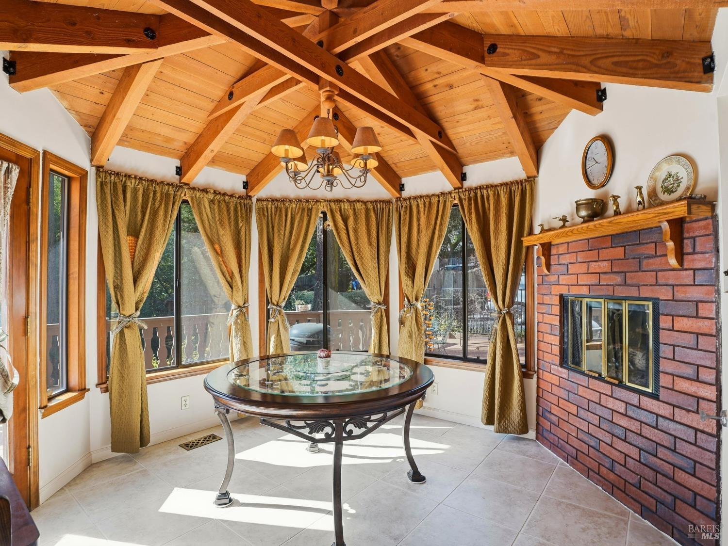 Detail Gallery Image 10 of 48 For 3460 Happy Valley Ave, Santa Rosa,  CA 95404 - 4 Beds | 3 Baths