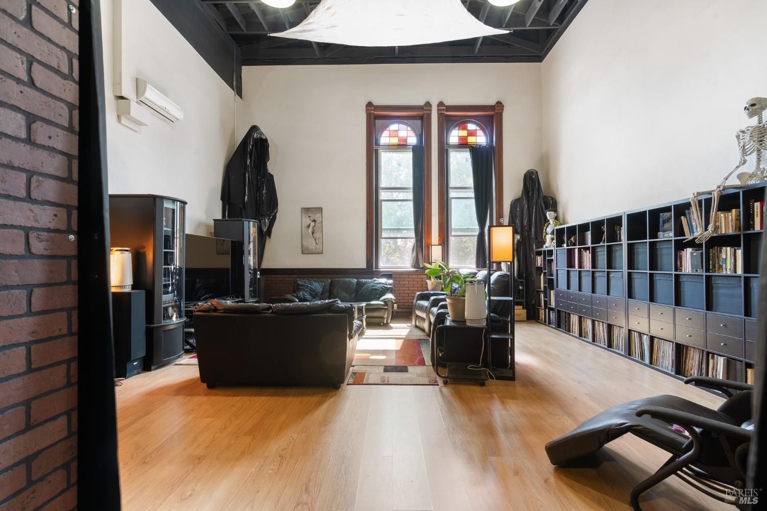 Detail Gallery Image 9 of 73 For 106 W J St, Benicia,  CA 94510 - – Beds | – Baths