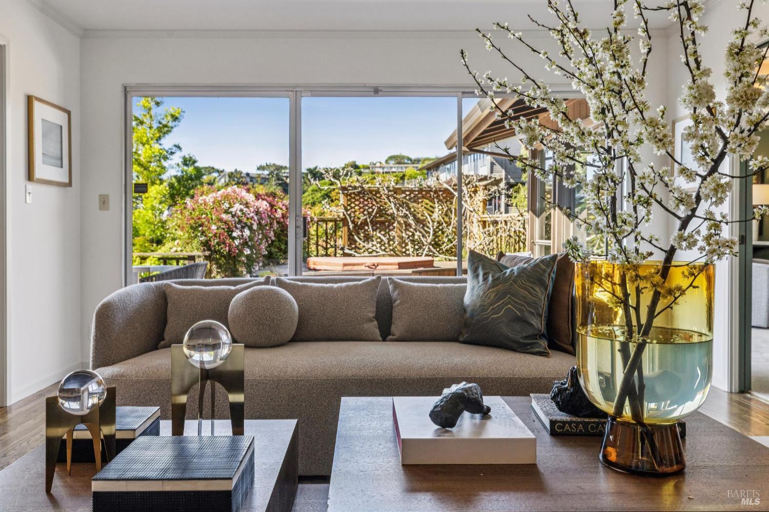 Detail Gallery Image 20 of 61 For 16 Malvino Ct, Tiburon,  CA 94920 - 4 Beds | 2/1 Baths