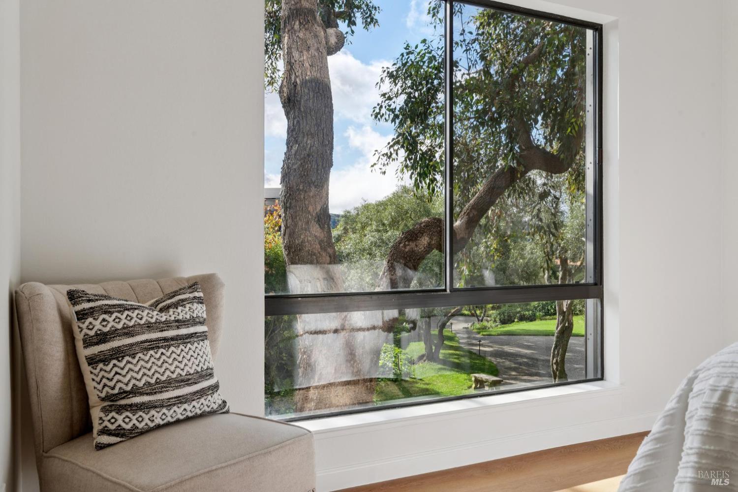 Detail Gallery Image 13 of 24 For 574 Seaver Dr, Mill Valley,  CA 94941 - 1 Beds | 1 Baths