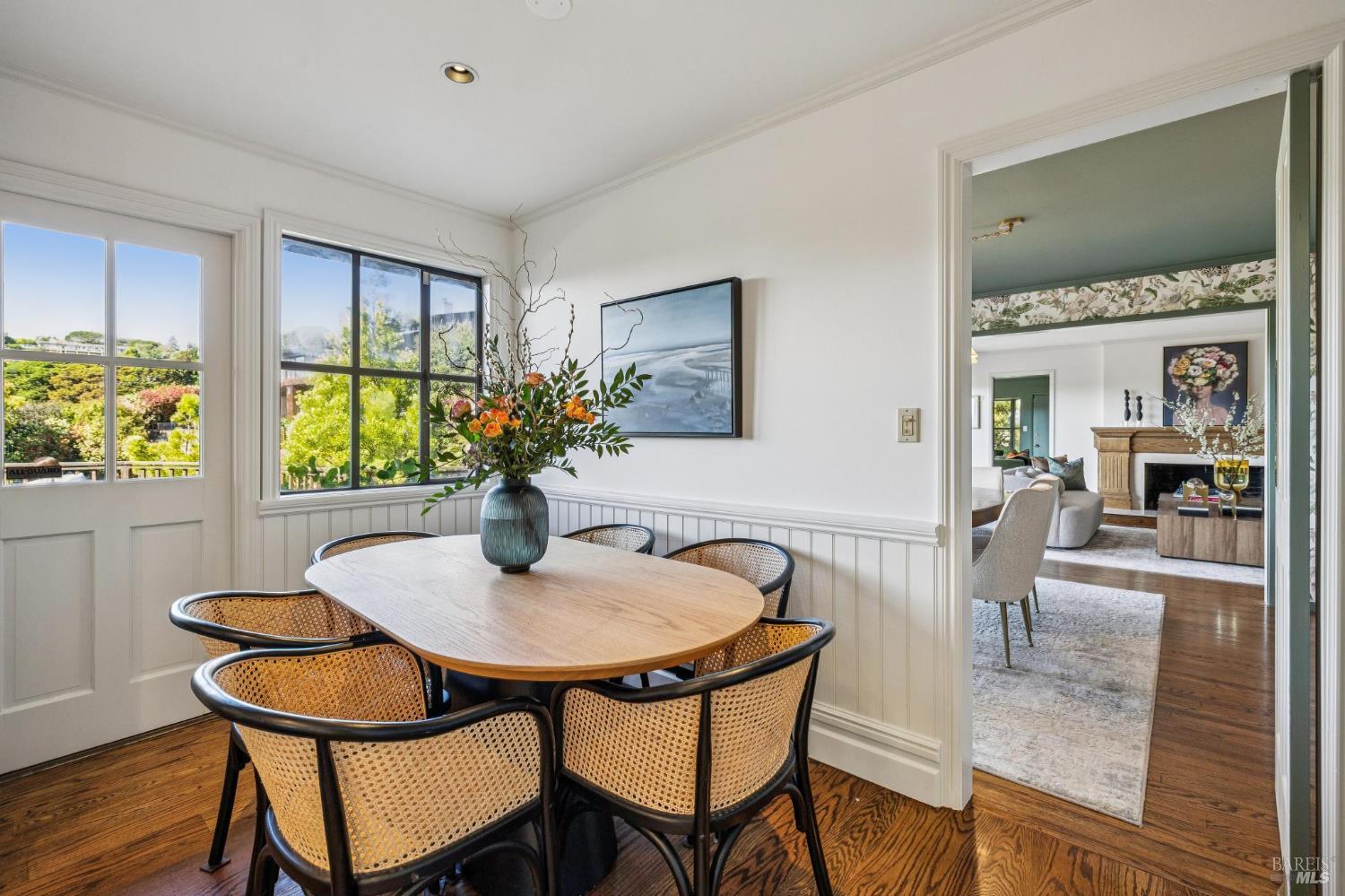 Detail Gallery Image 12 of 61 For 16 Malvino Ct, Tiburon,  CA 94920 - 4 Beds | 2/1 Baths