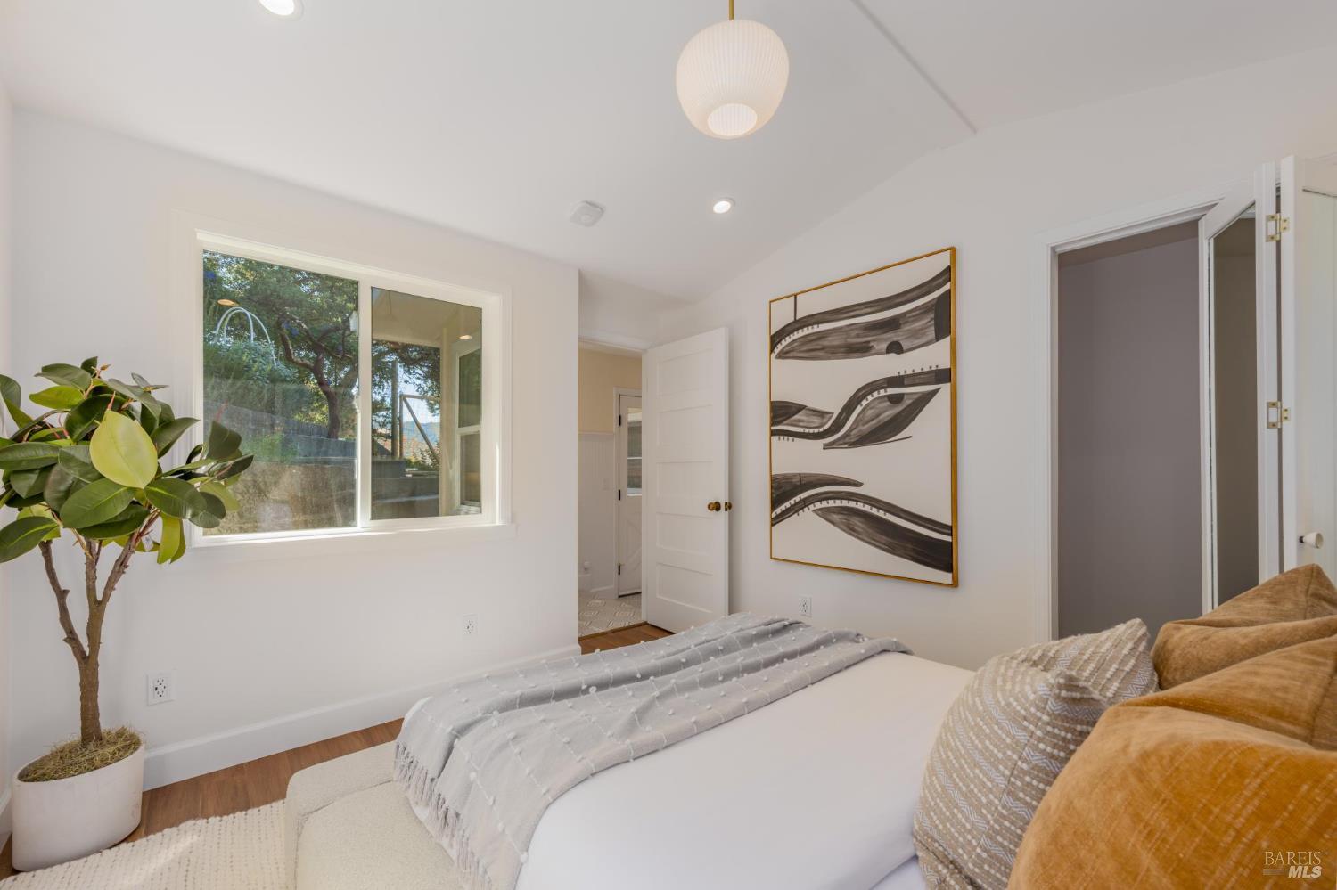 Detail Gallery Image 15 of 44 For 232 Sunnyside Ave, Sonoma,  CA 95476 - 4 Beds | 4 Baths