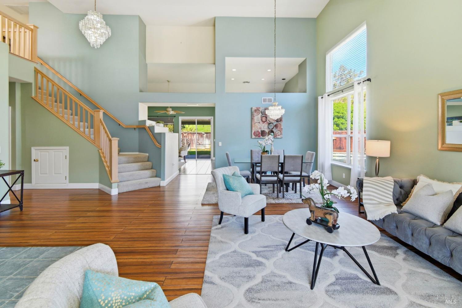 Detail Gallery Image 8 of 51 For 2707 Tuckaway Ct, Fairfield,  CA 94534 - 5 Beds | 3 Baths