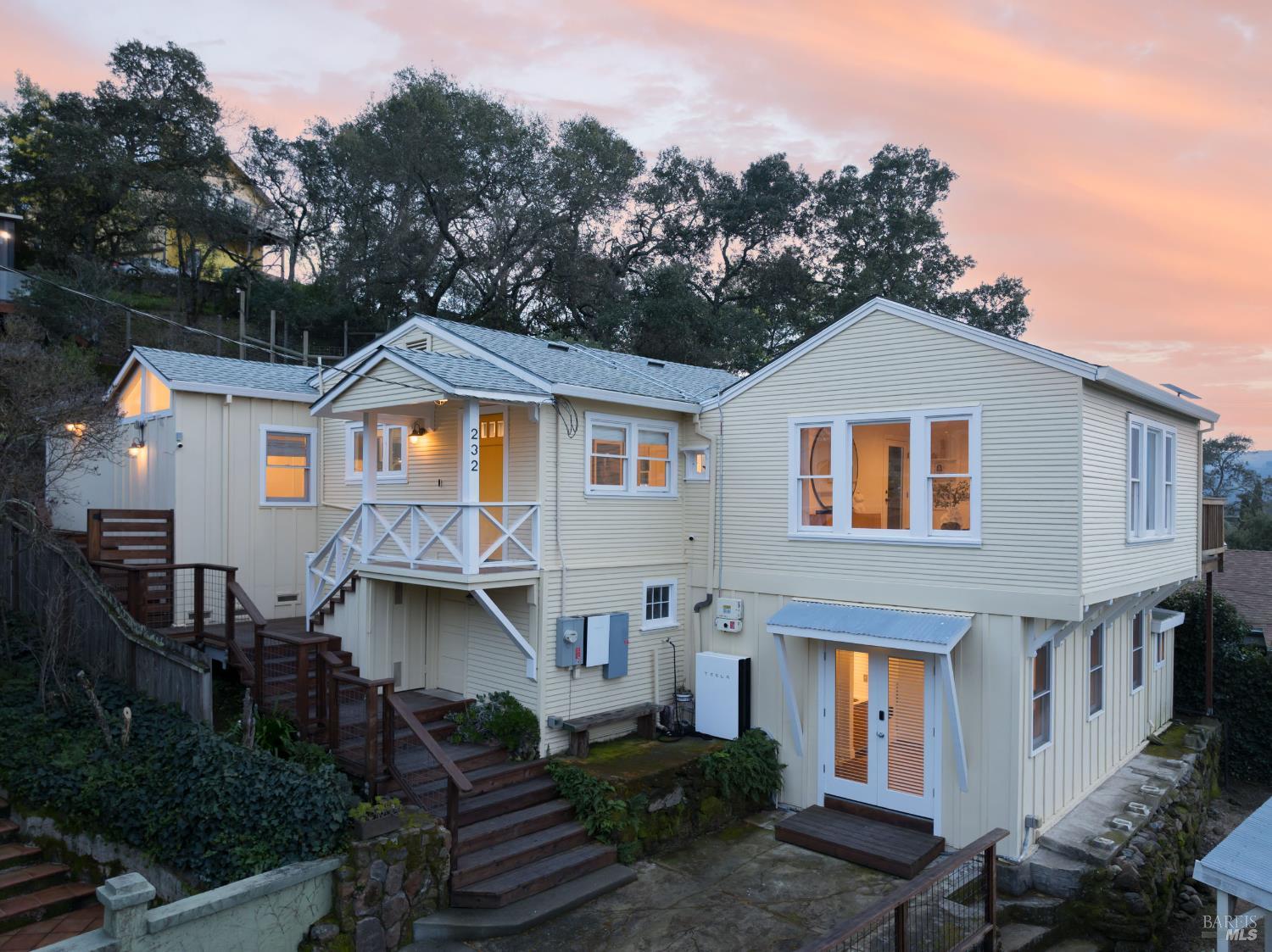 Detail Gallery Image 2 of 44 For 232 Sunnyside Ave, Sonoma,  CA 95476 - 4 Beds | 4 Baths