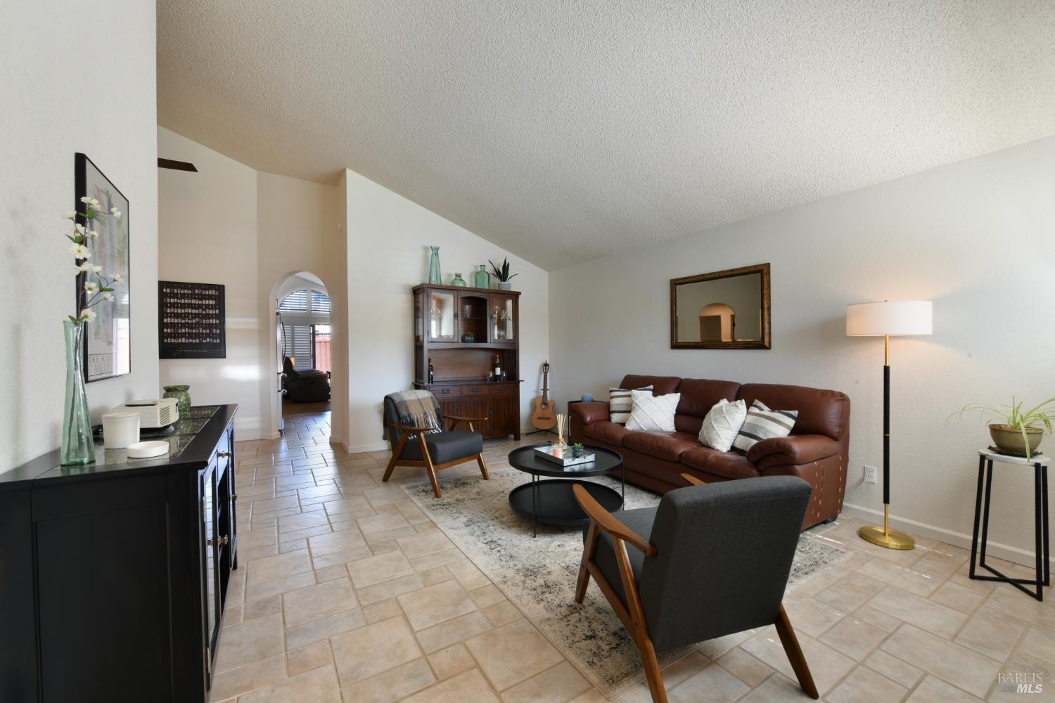 Detail Gallery Image 5 of 28 For 1388 Miramonte Pl, Rohnert Park,  CA 94928 - 3 Beds | 2 Baths