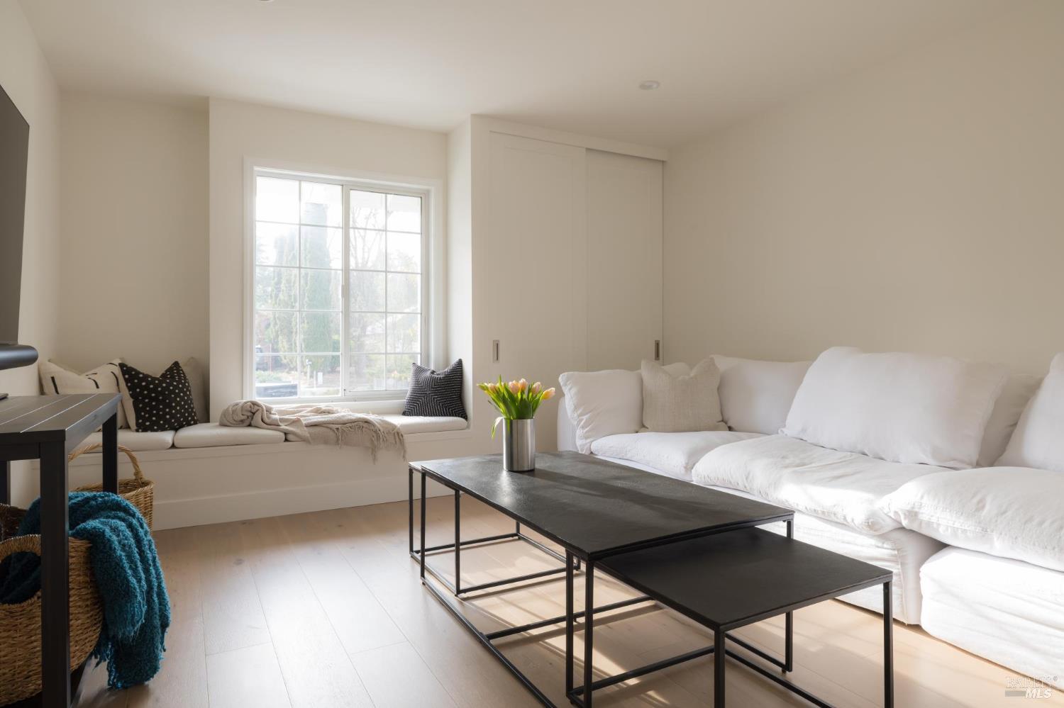 Detail Gallery Image 21 of 30 For 345 Francisco Dr, Sonoma,  CA 95476 - 3 Beds | 2 Baths