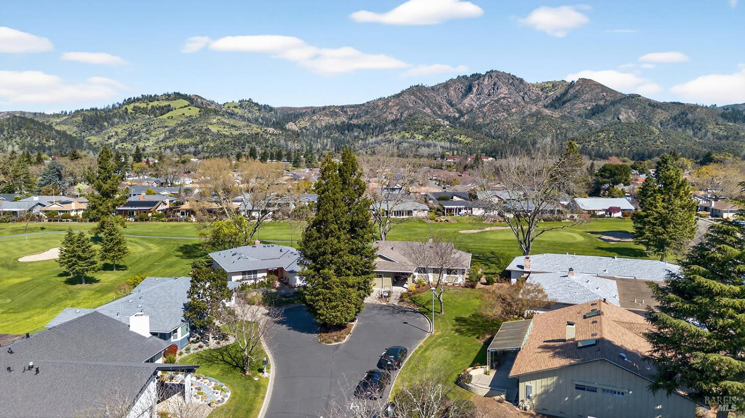 Detail Gallery Image 7 of 65 For 333 Golf Ct, Santa Rosa,  CA 95409 - 3 Beds | 2 Baths