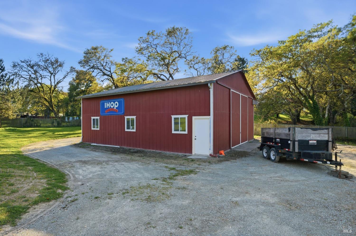 Detail Gallery Image 18 of 27 For 5408 Hessel Ave, Sebastopol,  CA 95472 - 4 Beds | 2 Baths