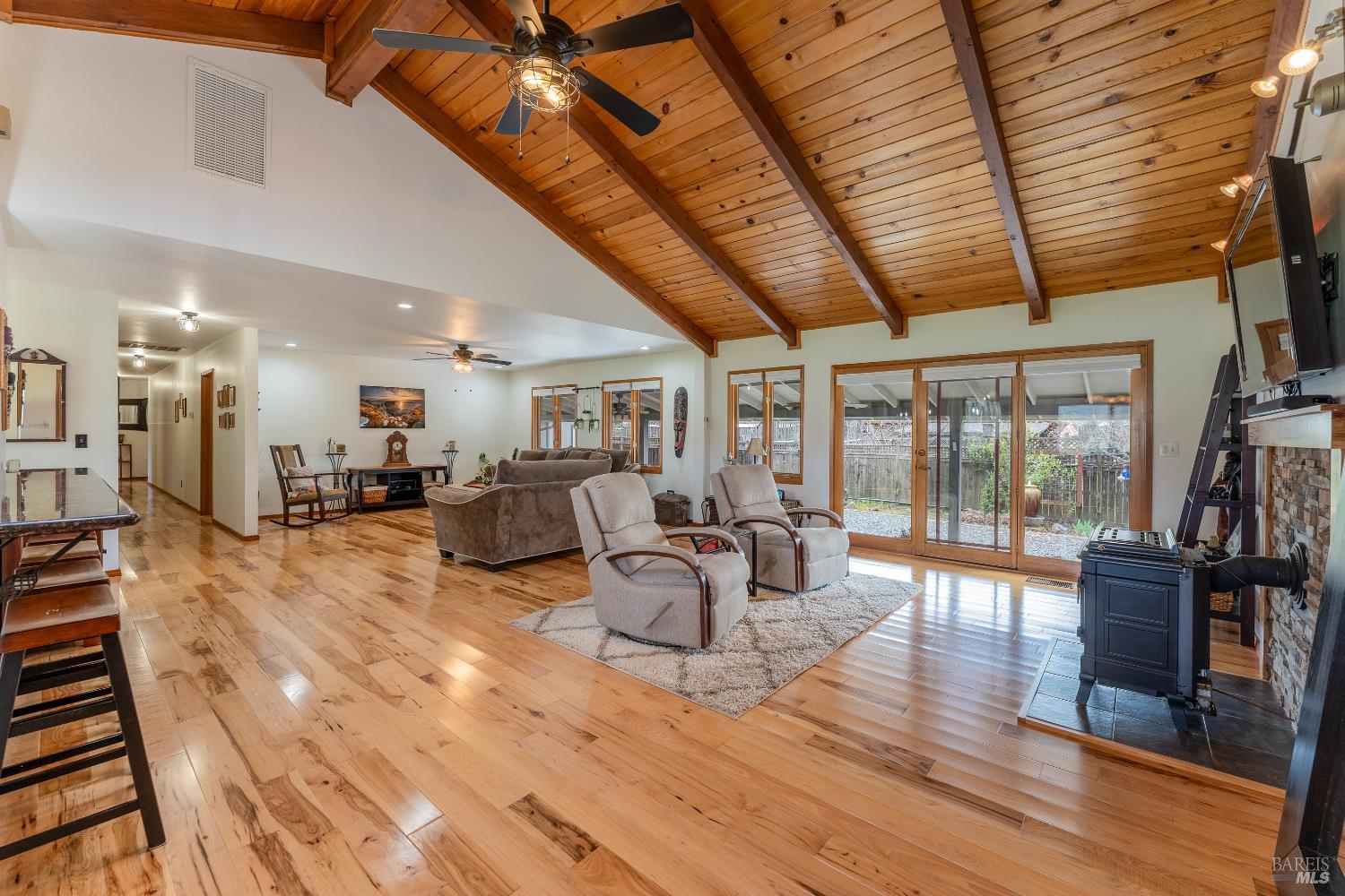 Detail Gallery Image 2 of 40 For 10450 Main St, Potter Valley,  CA 95469 - 4 Beds | 2 Baths