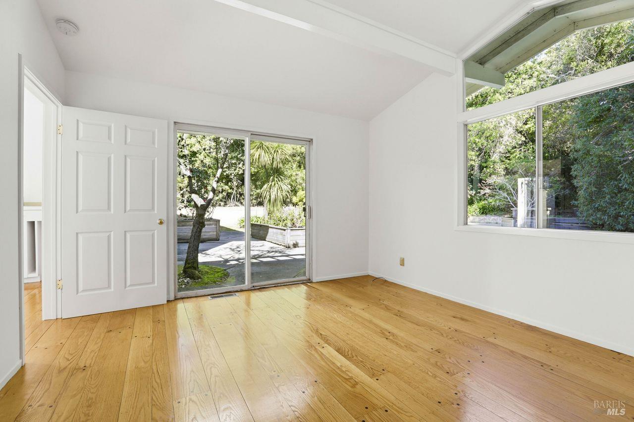 Detail Gallery Image 22 of 53 For 214 Poplar Dr, Kentfield,  CA 94904 - 4 Beds | 2/1 Baths