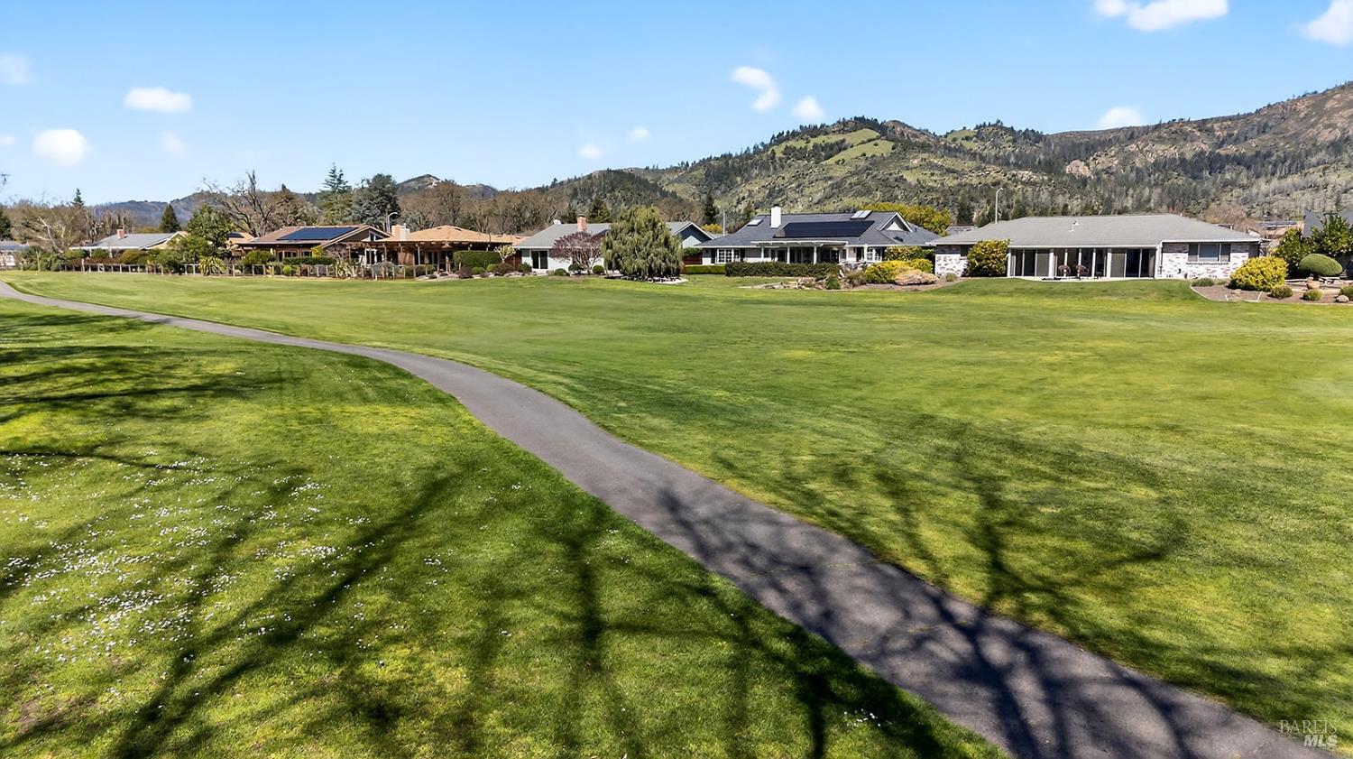 Detail Gallery Image 19 of 65 For 333 Golf Ct, Santa Rosa,  CA 95409 - 3 Beds | 2 Baths