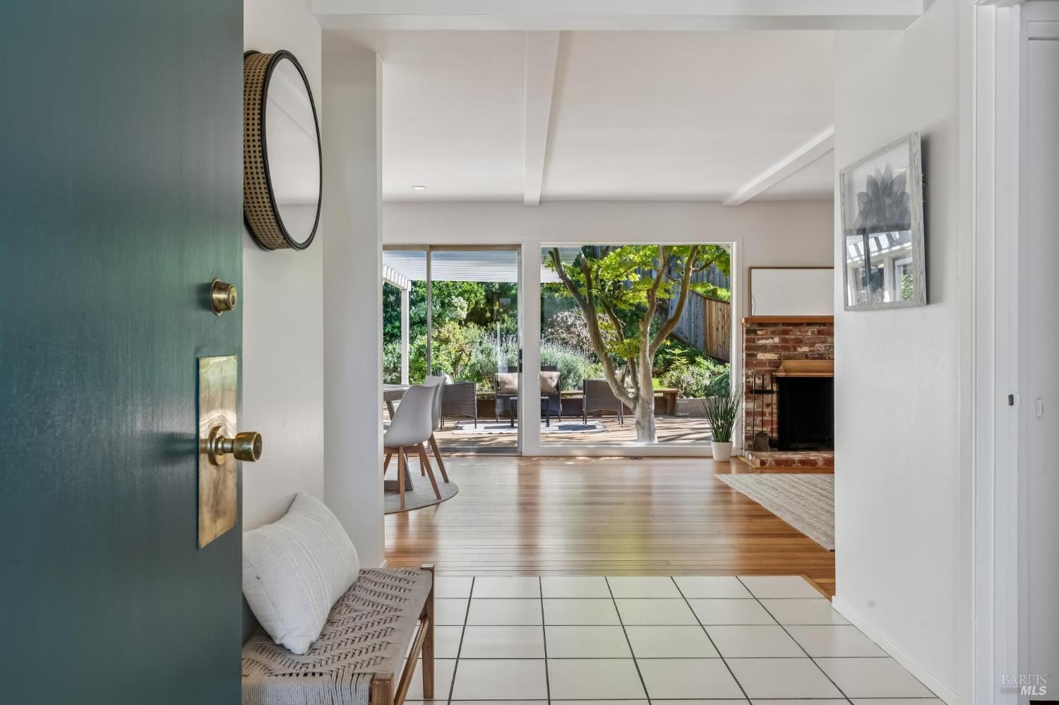 Detail Gallery Image 5 of 45 For 266 Riviera Dr, San Rafael,  CA 94901 - 4 Beds | 2 Baths