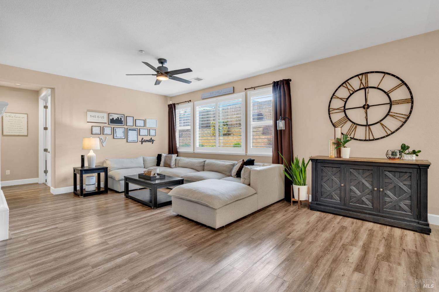 Detail Gallery Image 17 of 72 For 1841 Stockbridge Dr, Fairfield,  CA 94534 - 5 Beds | 4 Baths