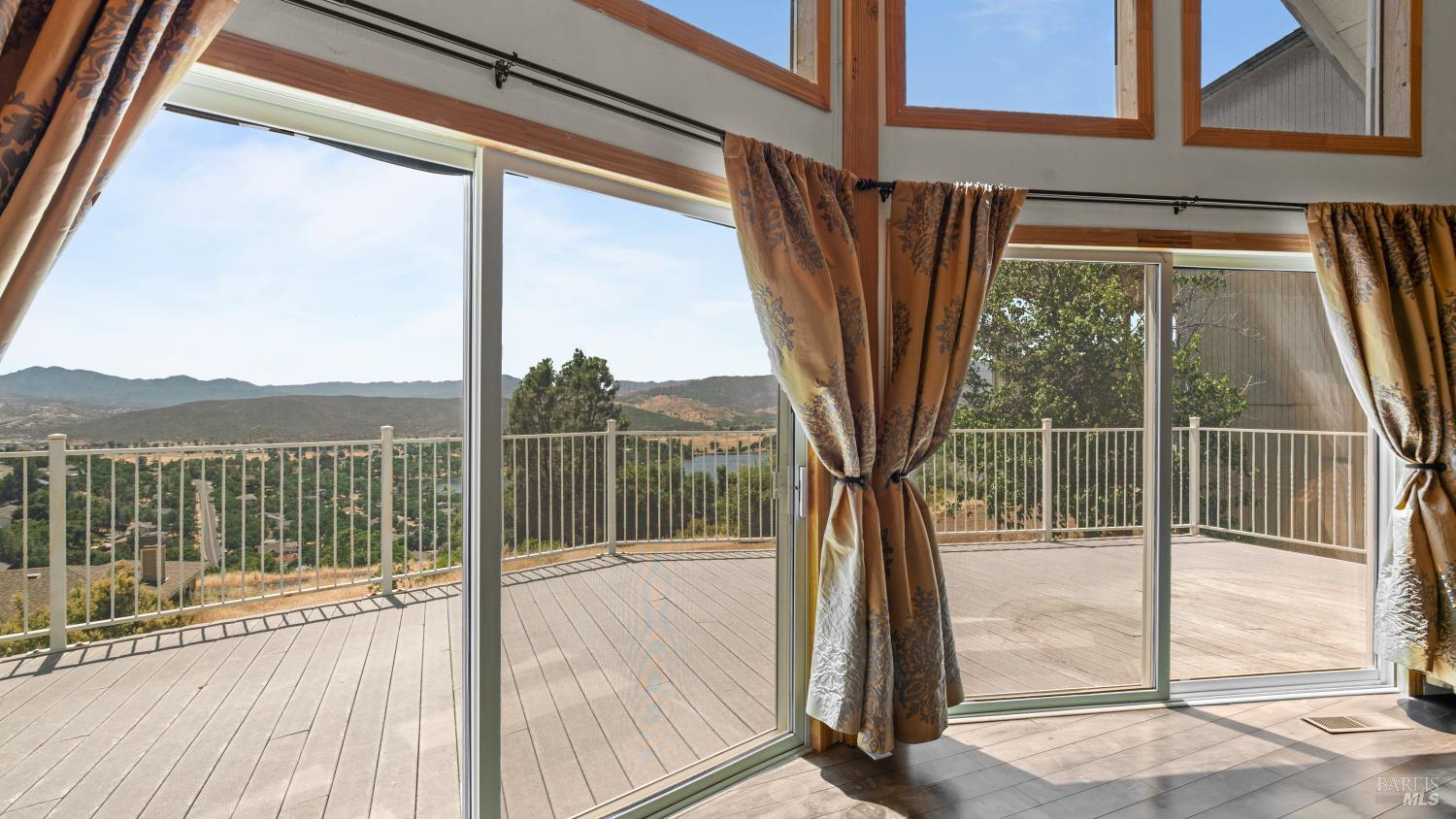 Detail Gallery Image 10 of 58 For 19383 Stonegate Rd, Hidden Valley Lake,  CA 95467 - 4 Beds | 3 Baths