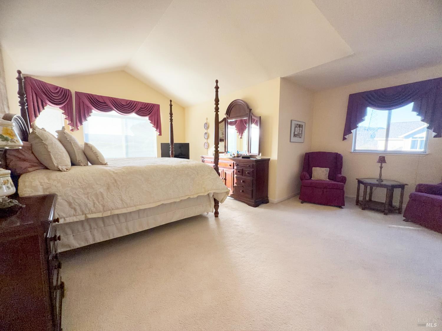 Detail Gallery Image 11 of 23 For 13 Heron Ct, San Rafael,  CA 94901 - 3 Beds | 2/1 Baths