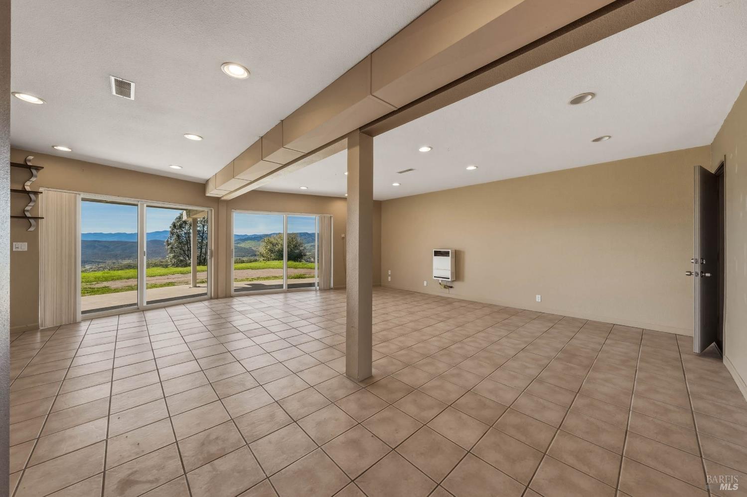 Detail Gallery Image 48 of 58 For 19383 Stonegate Rd, Hidden Valley Lake,  CA 95467 - 4 Beds | 3 Baths