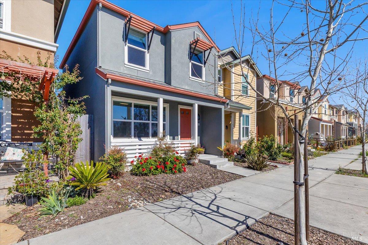 Detail Gallery Image 2 of 31 For 3669 Sebastopol Rd, Santa Rosa,  CA 95407 - 4 Beds | 2/1 Baths