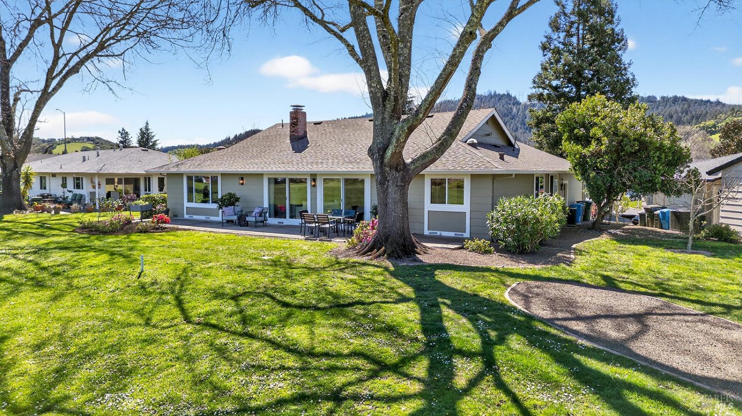 Detail Gallery Image 15 of 65 For 333 Golf Ct, Santa Rosa,  CA 95409 - 3 Beds | 2 Baths