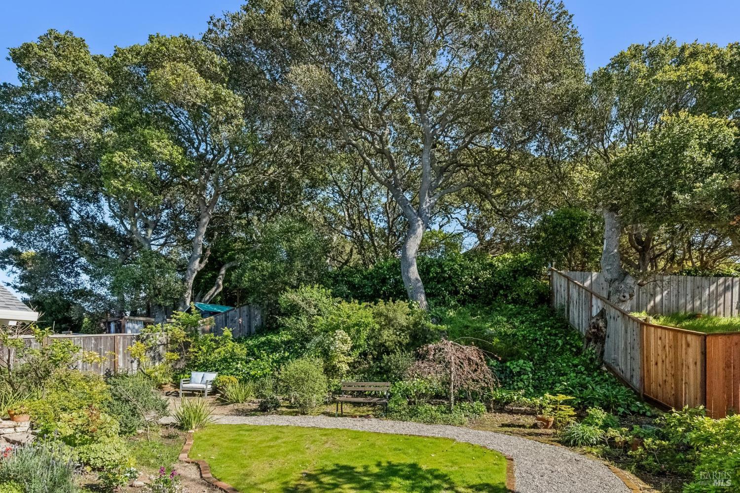 Detail Gallery Image 38 of 45 For 266 Riviera Dr, San Rafael,  CA 94901 - 4 Beds | 2 Baths
