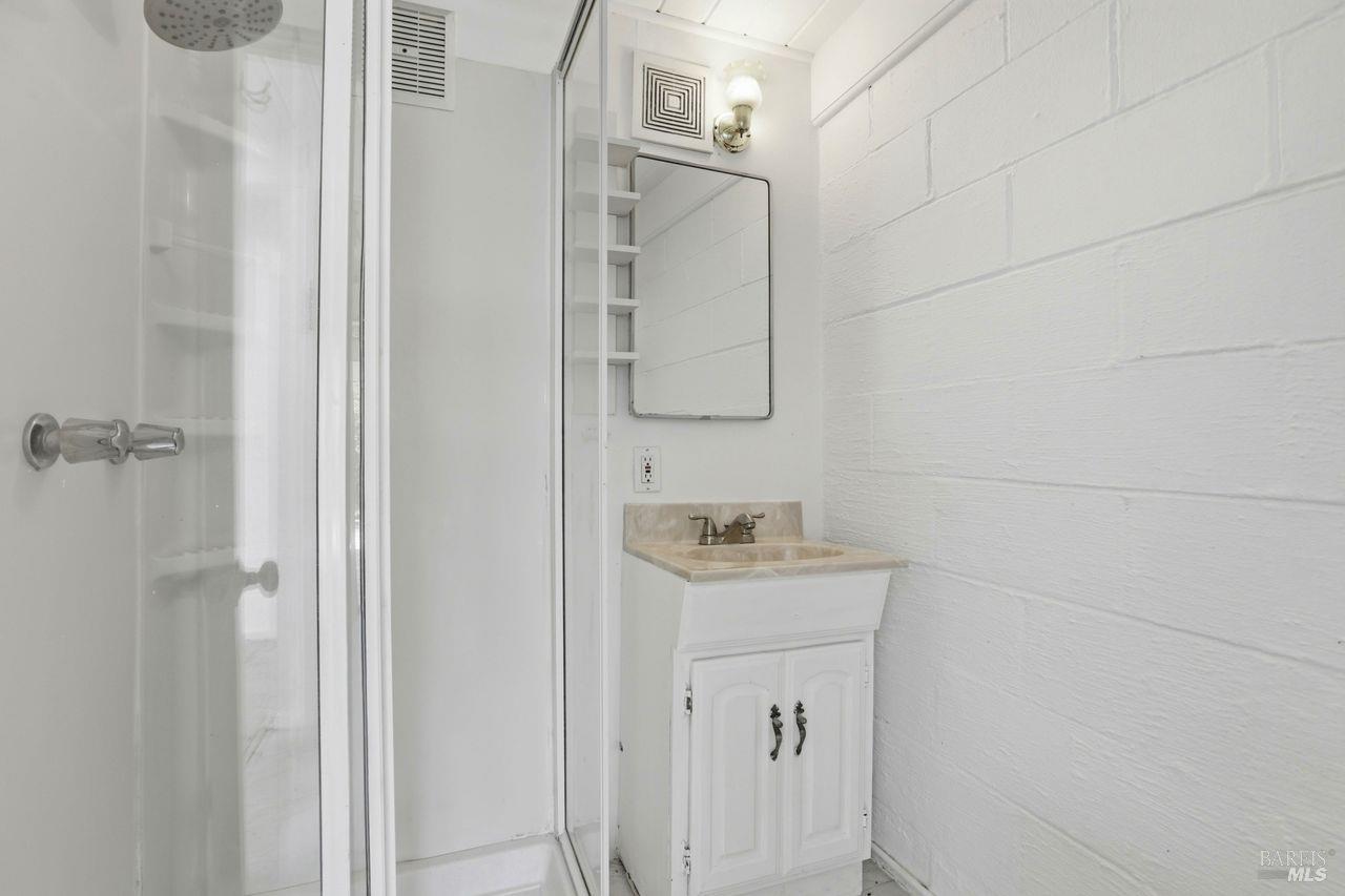 Detail Gallery Image 42 of 53 For 214 Poplar Dr, Kentfield,  CA 94904 - 4 Beds | 2/1 Baths