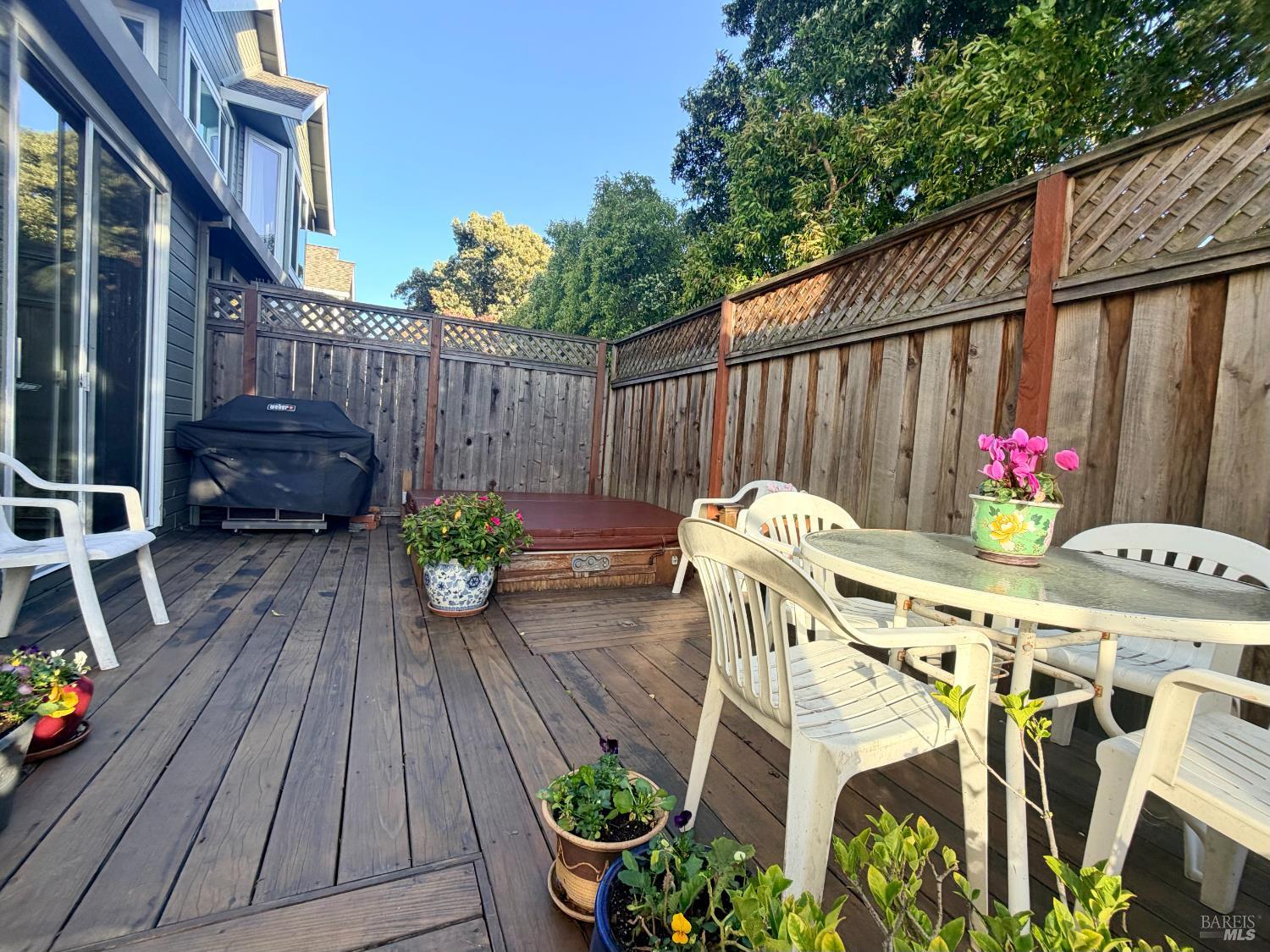 Detail Gallery Image 19 of 23 For 13 Heron Ct, San Rafael,  CA 94901 - 3 Beds | 2/1 Baths