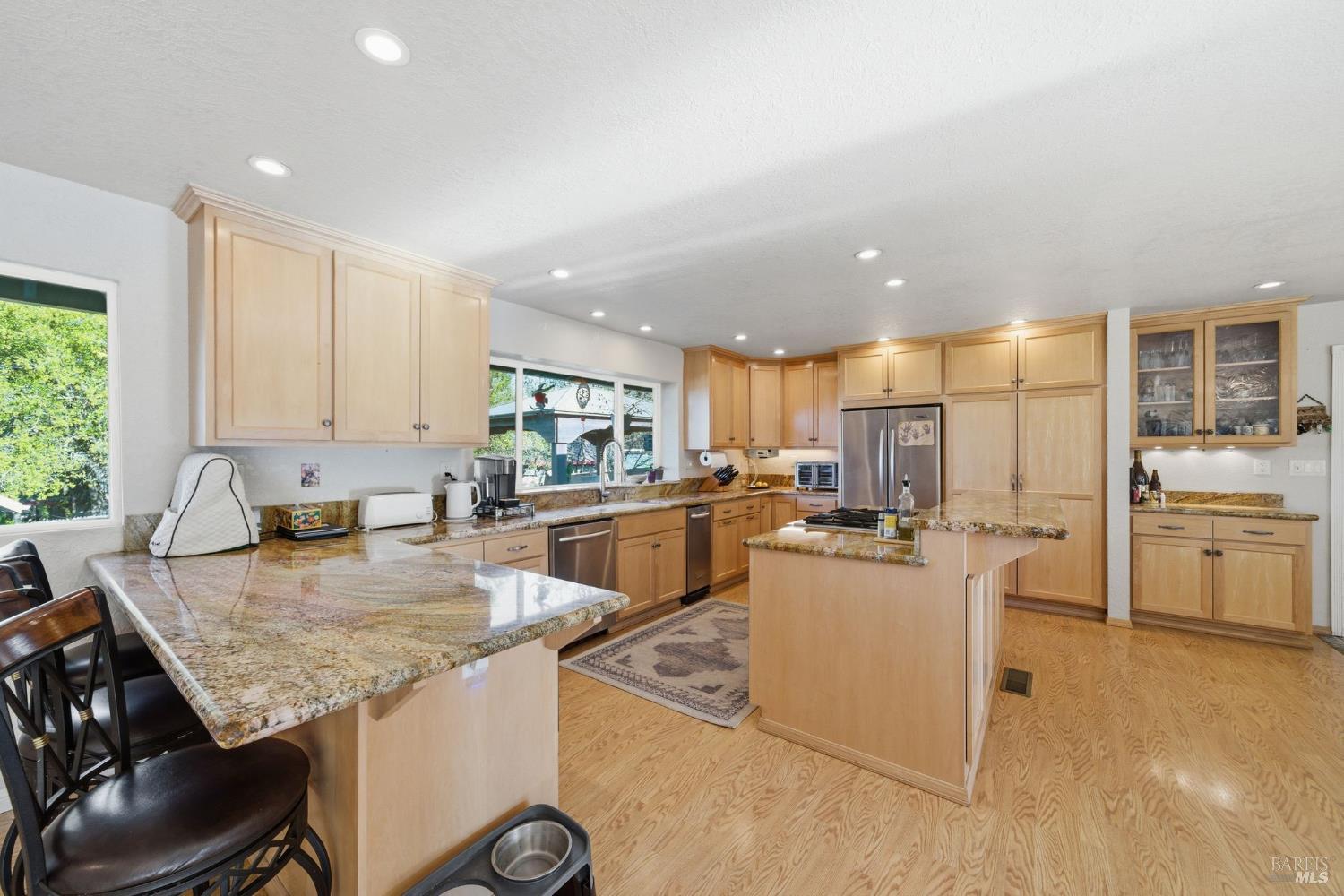 Detail Gallery Image 4 of 27 For 5408 Hessel Ave, Sebastopol,  CA 95472 - 4 Beds | 2 Baths