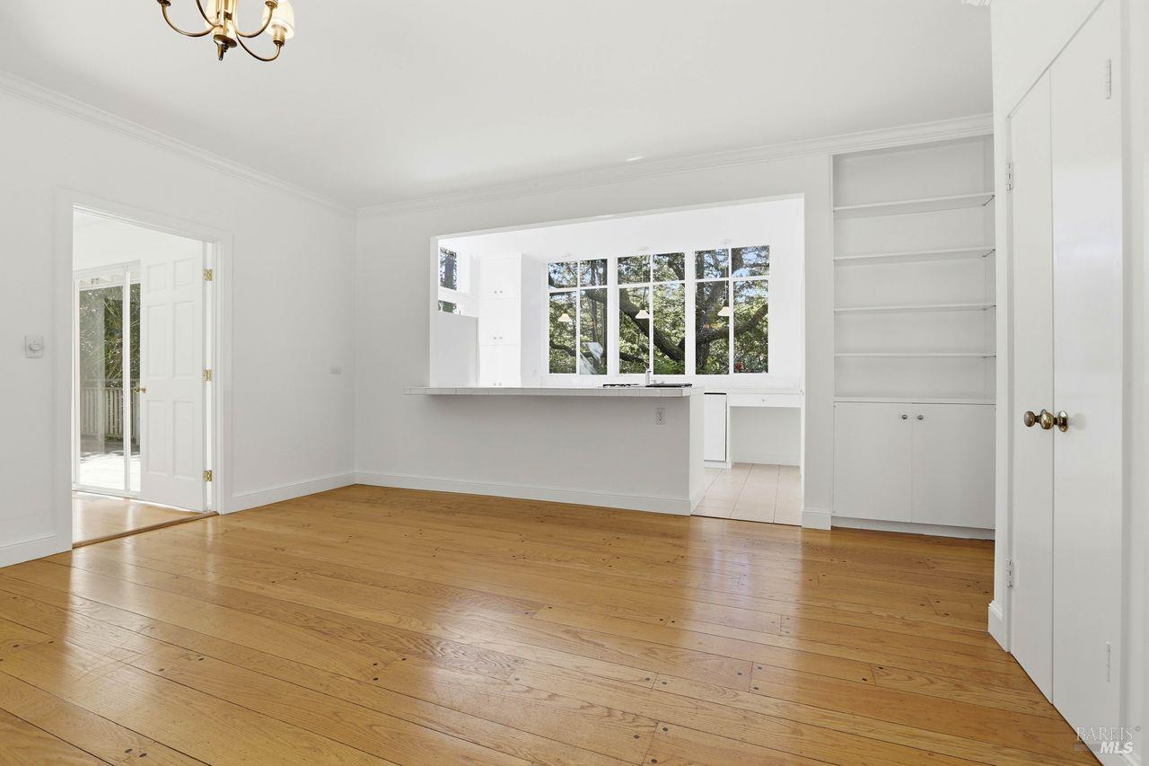 Detail Gallery Image 14 of 53 For 214 Poplar Dr, Kentfield,  CA 94904 - 4 Beds | 2/1 Baths