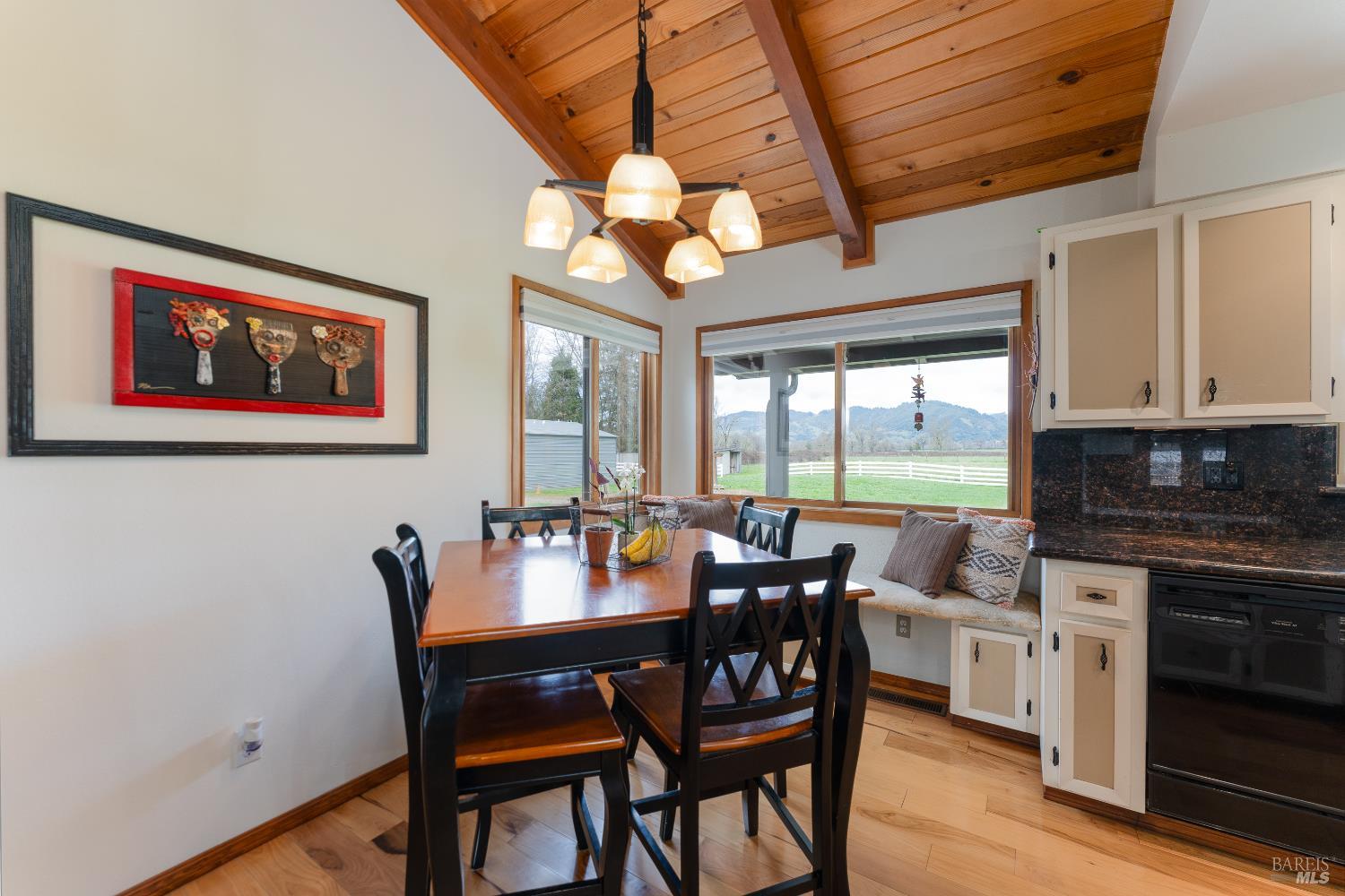 Detail Gallery Image 11 of 40 For 10450 Main St, Potter Valley,  CA 95469 - 4 Beds | 2 Baths