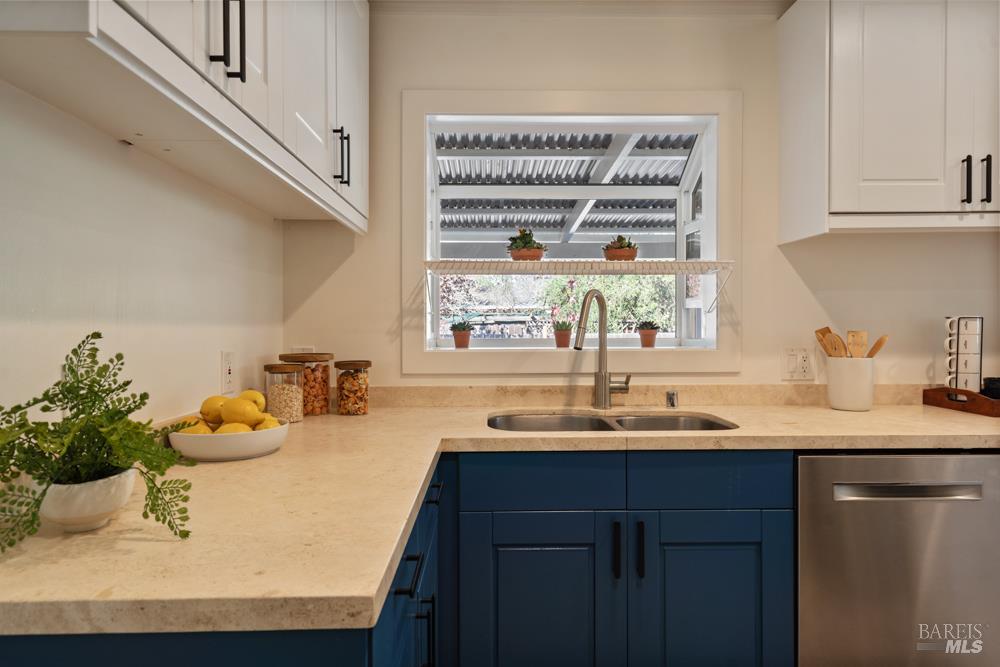 Detail Gallery Image 15 of 60 For 42 Billou St, San Rafael,  CA 94901 - 3 Beds | 2 Baths