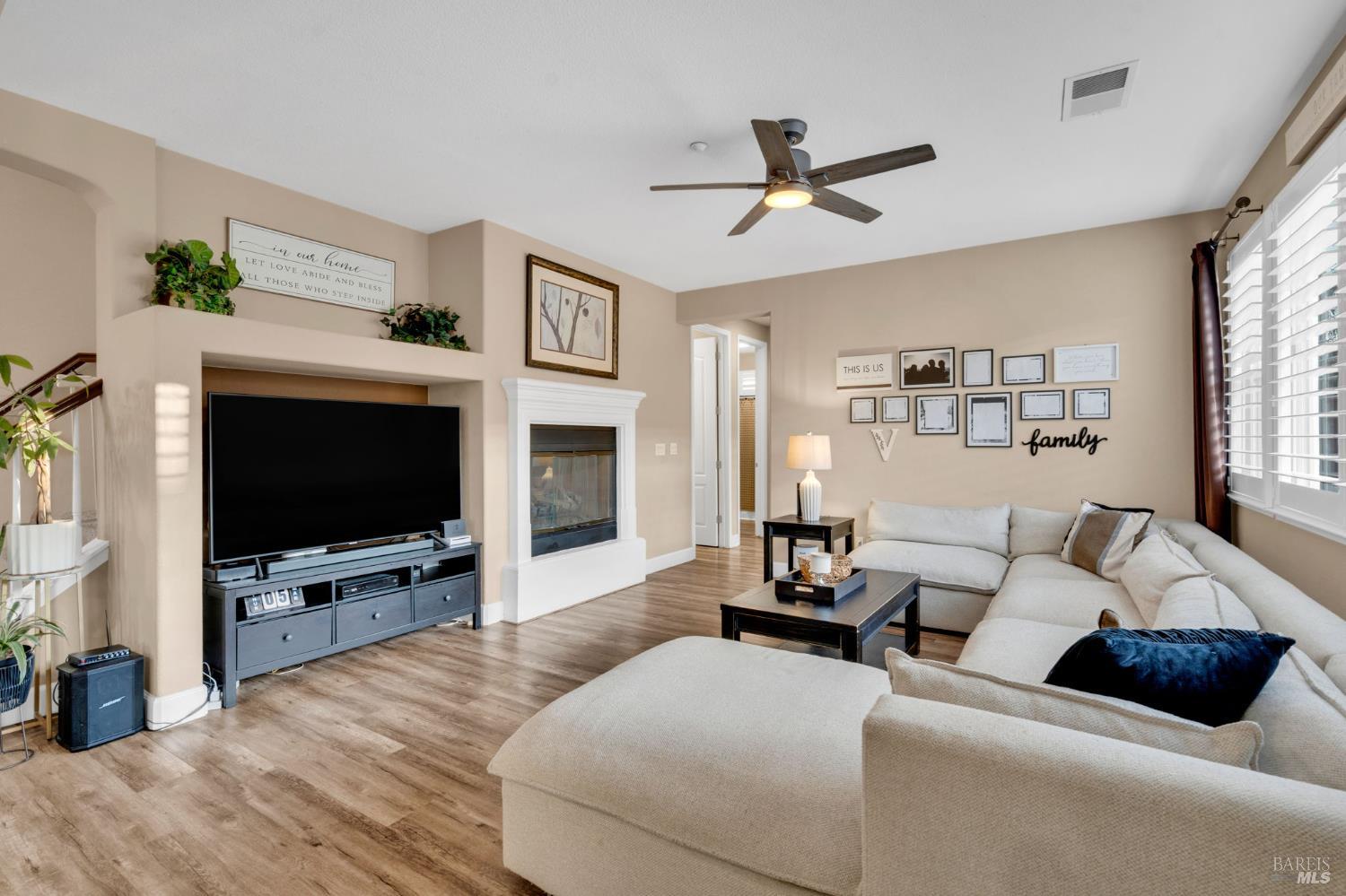 Detail Gallery Image 16 of 72 For 1841 Stockbridge Dr, Fairfield,  CA 94534 - 5 Beds | 4 Baths