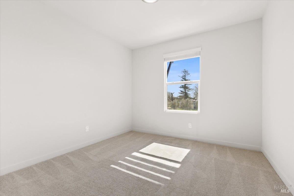 Detail Gallery Image 21 of 31 For 3669 Sebastopol Rd, Santa Rosa,  CA 95407 - 4 Beds | 2/1 Baths