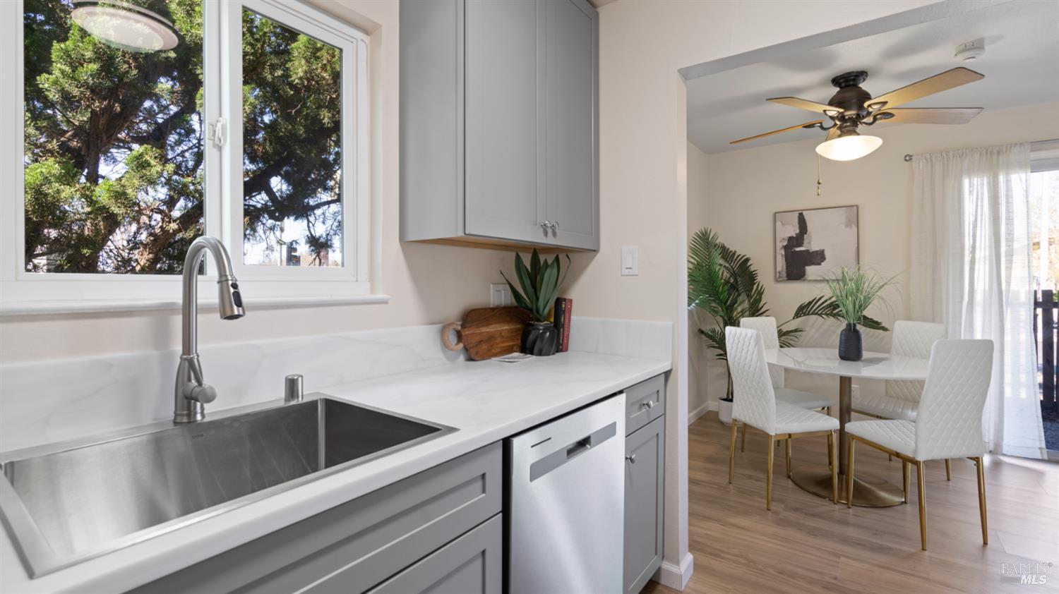 Detail Gallery Image 11 of 26 For 1305 Southwest Blvd a,  Rohnert Park,  CA 94928 - 2 Beds | 1 Baths