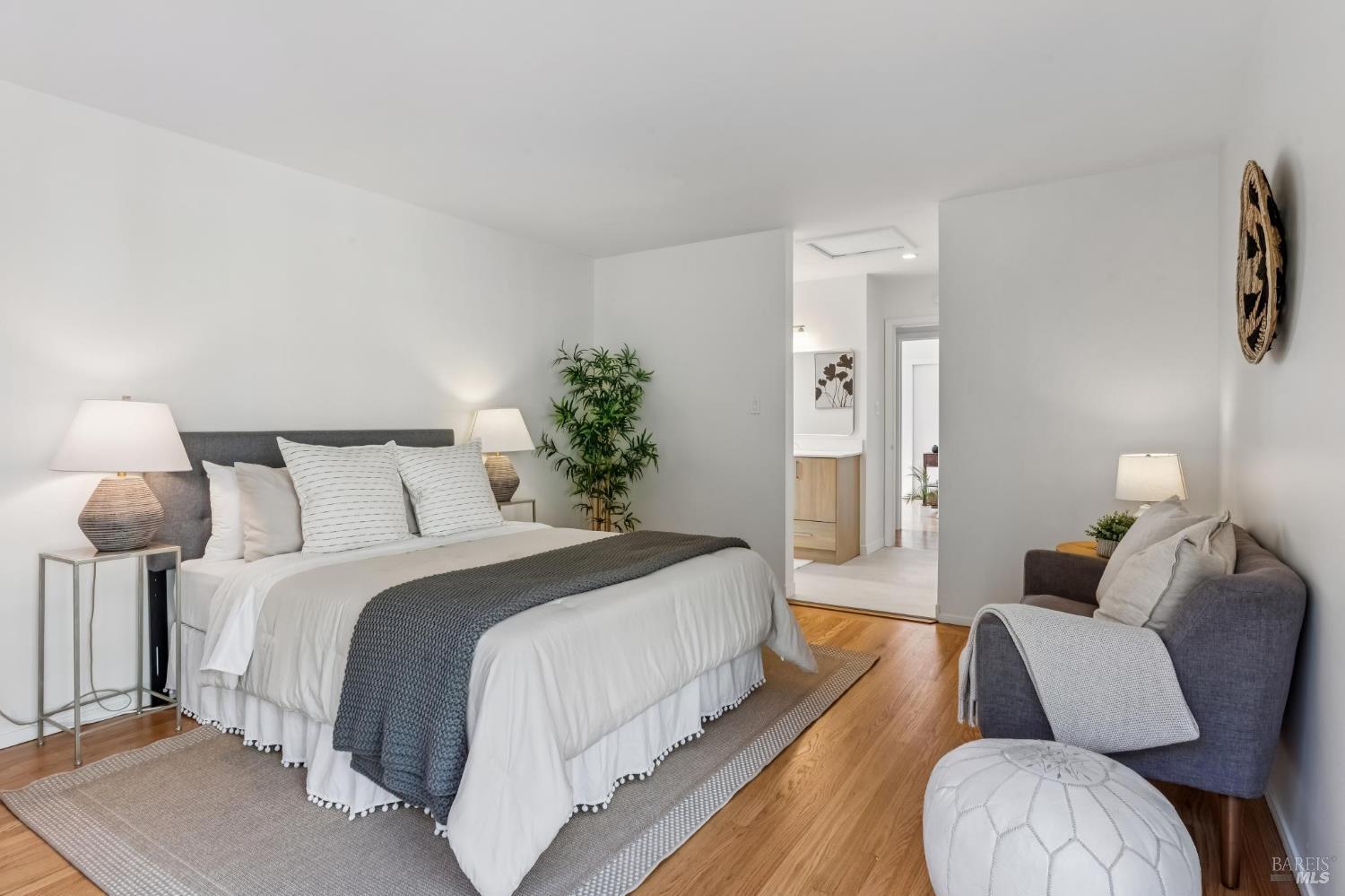 Detail Gallery Image 28 of 45 For 266 Riviera Dr, San Rafael,  CA 94901 - 4 Beds | 2 Baths