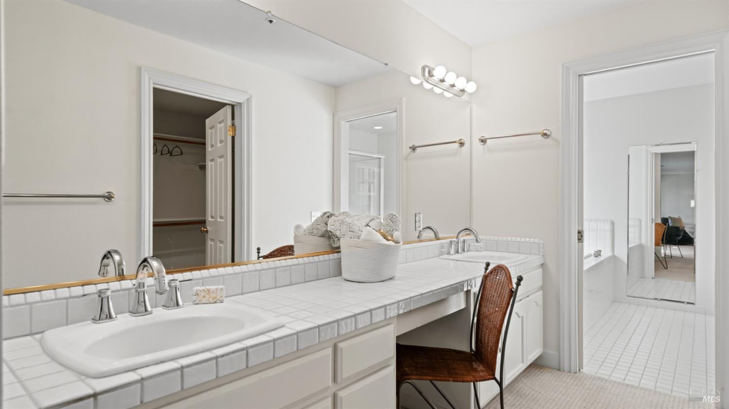 Detail Gallery Image 26 of 49 For 11 Saddlebrook Ct, Novato,  CA 94947 - 4 Beds | 4 Baths