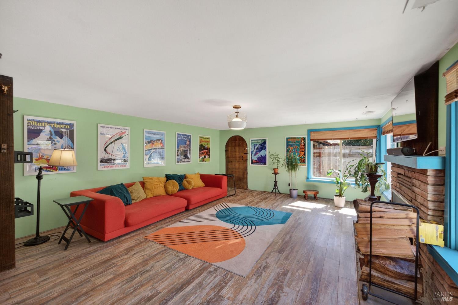 Detail Gallery Image 6 of 50 For 1450 Timberhill Rd, Santa Rosa,  CA 95401 - 6 Beds | 4 Baths