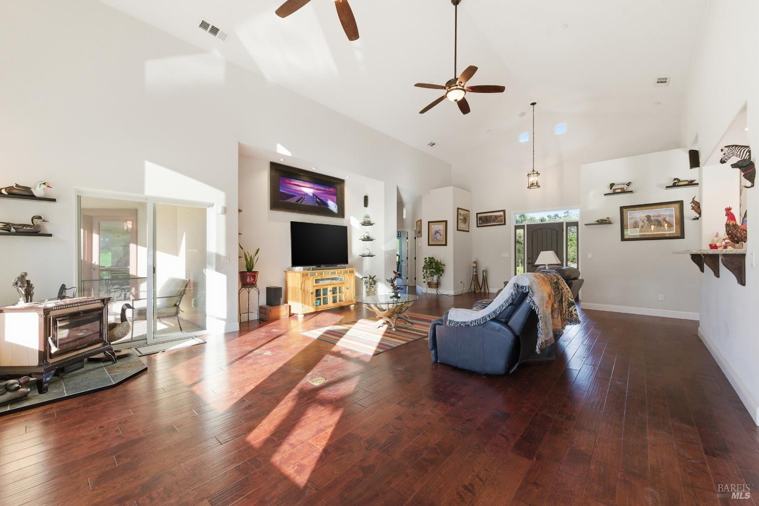 Detail Gallery Image 6 of 45 For 7561 Pleasants Valley Rd, Vacaville,  CA 95688 - 4 Beds | 2/1 Baths