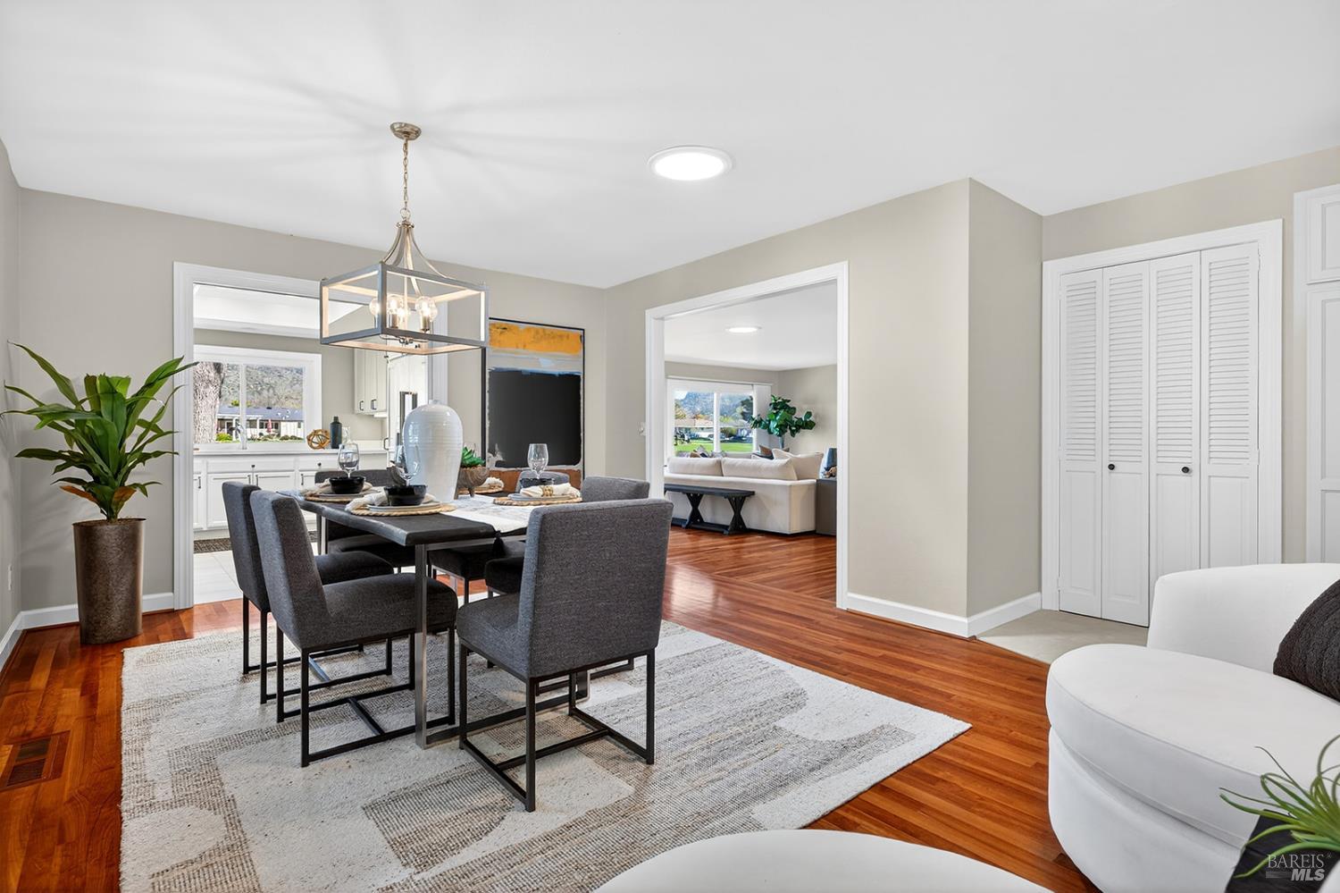 Detail Gallery Image 41 of 65 For 333 Golf Ct, Santa Rosa,  CA 95409 - 3 Beds | 2 Baths