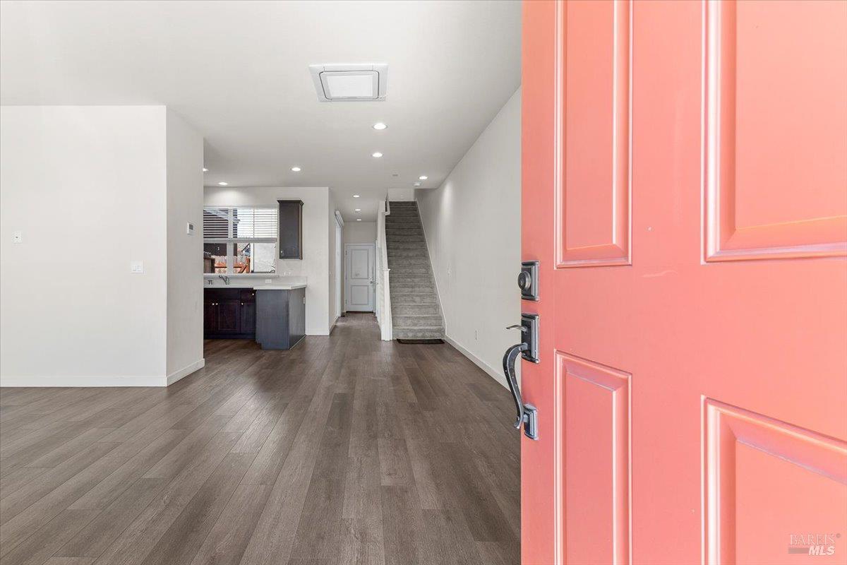 Detail Gallery Image 3 of 31 For 3669 Sebastopol Rd, Santa Rosa,  CA 95407 - 4 Beds | 2/1 Baths