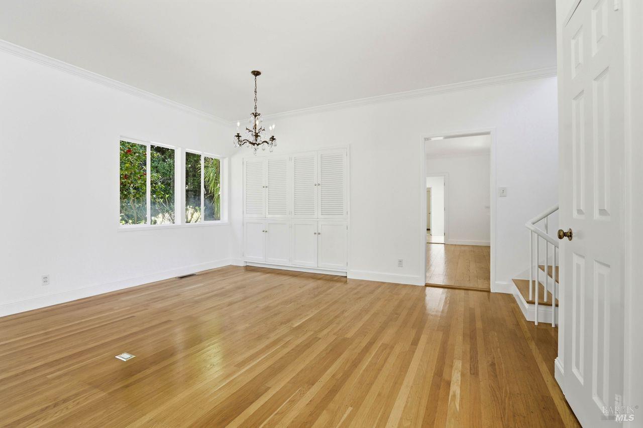 Detail Gallery Image 16 of 53 For 214 Poplar Dr, Kentfield,  CA 94904 - 4 Beds | 2/1 Baths